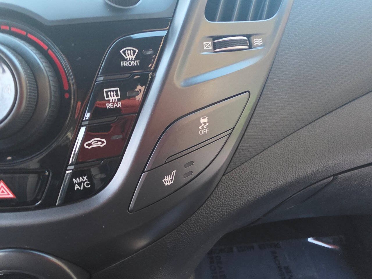 Used 2015 Hyundai Veloster Turbo FWD image 33