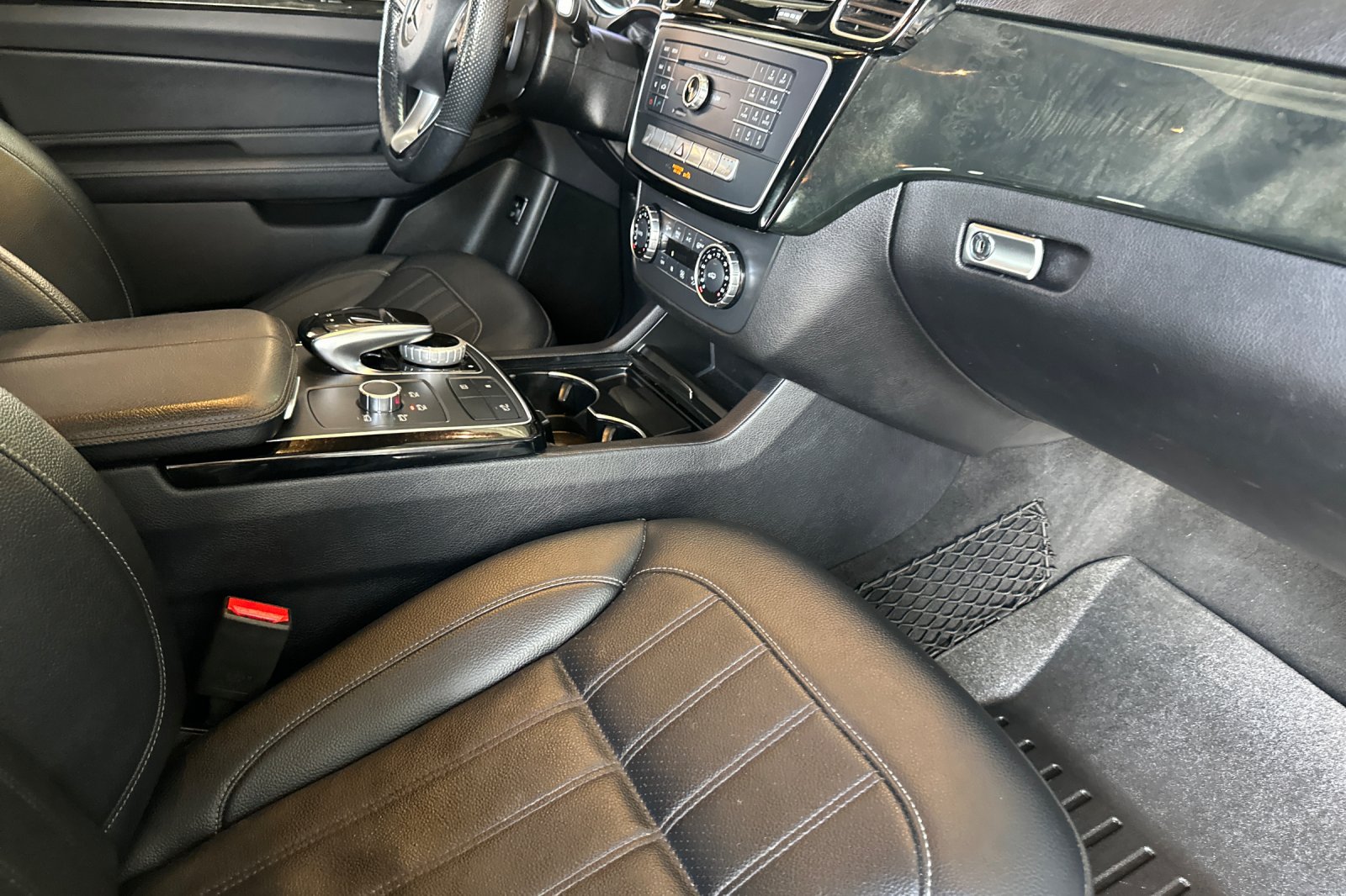 Used 2018 Mercedes-Benz GLE 350 4MATIC image 16
