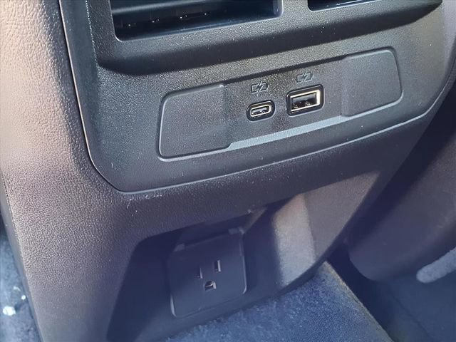 Used 2026 GMC Canyon AT4 w/ Off-Road Front Bumper Package image 24