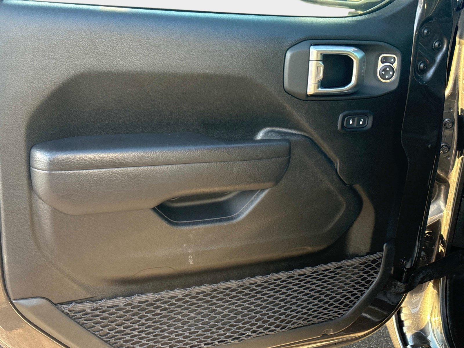 Used 2022 Jeep Gladiator Sport AWD/4WD image 15