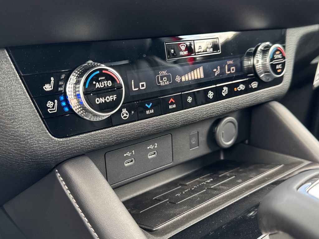 New 2026 Mitsubishi Outlander SEL AWD/4WD image 11