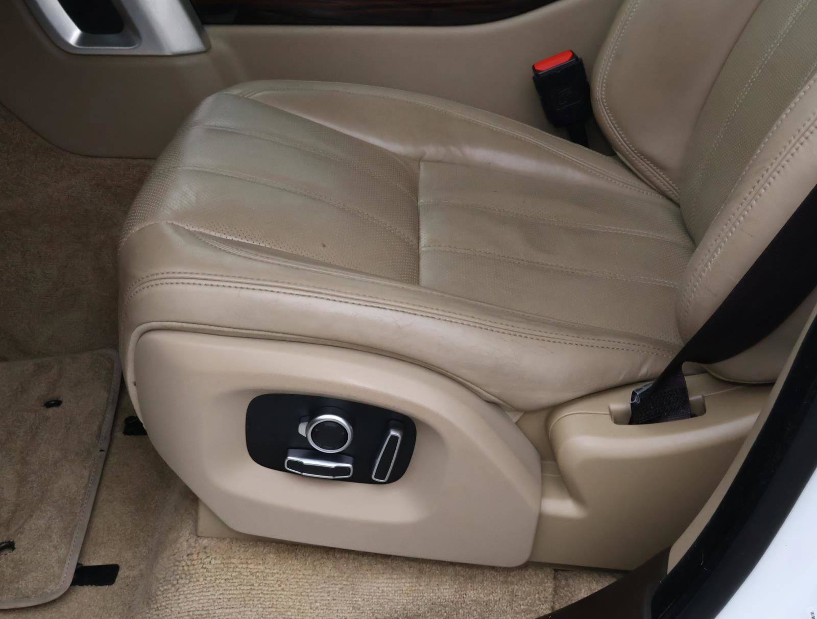 Used 2017 Land Rover Range Rover Supercharged image 17