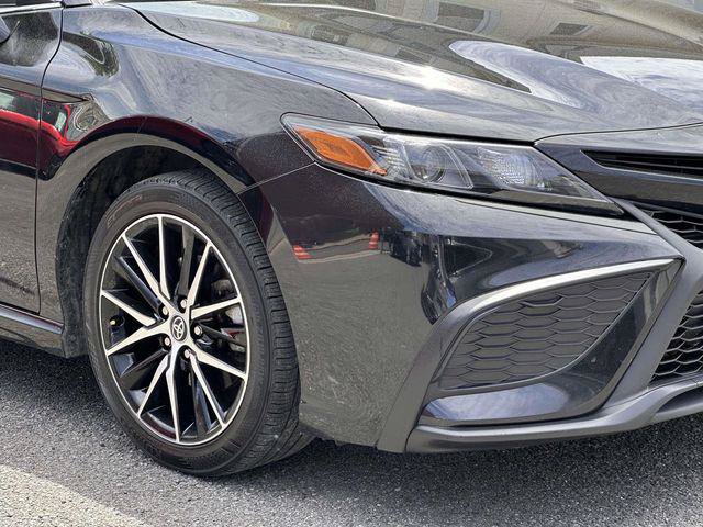 Used 2024 Toyota Camry SE w/ Convenience Package FWD image 7