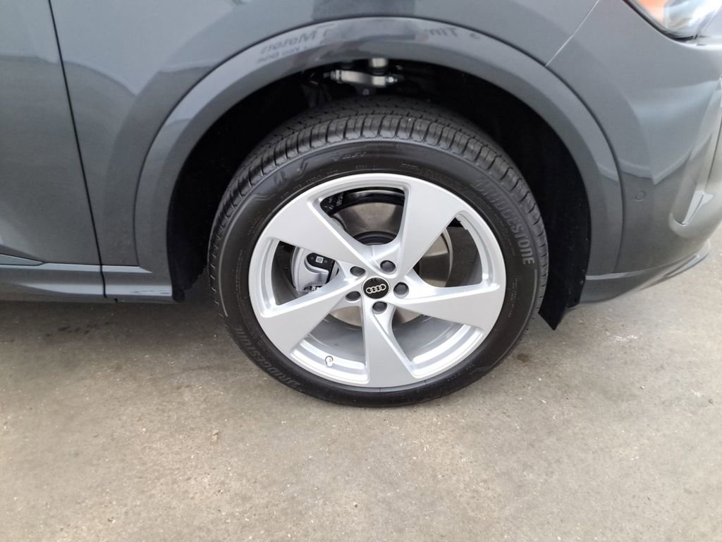 Used 2025 Audi Q5 Premium Plus w/ Premium Plus image 25