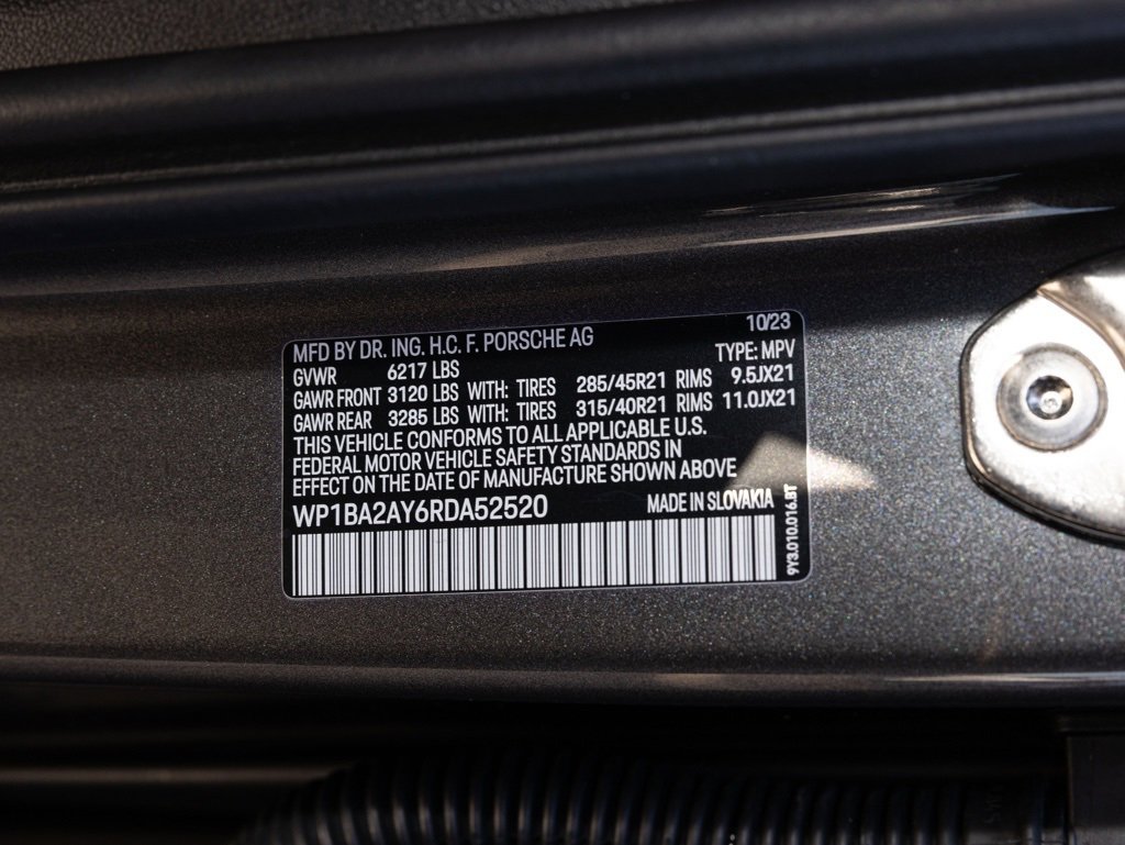 Used 2024 Porsche Cayenne Coupe image 72