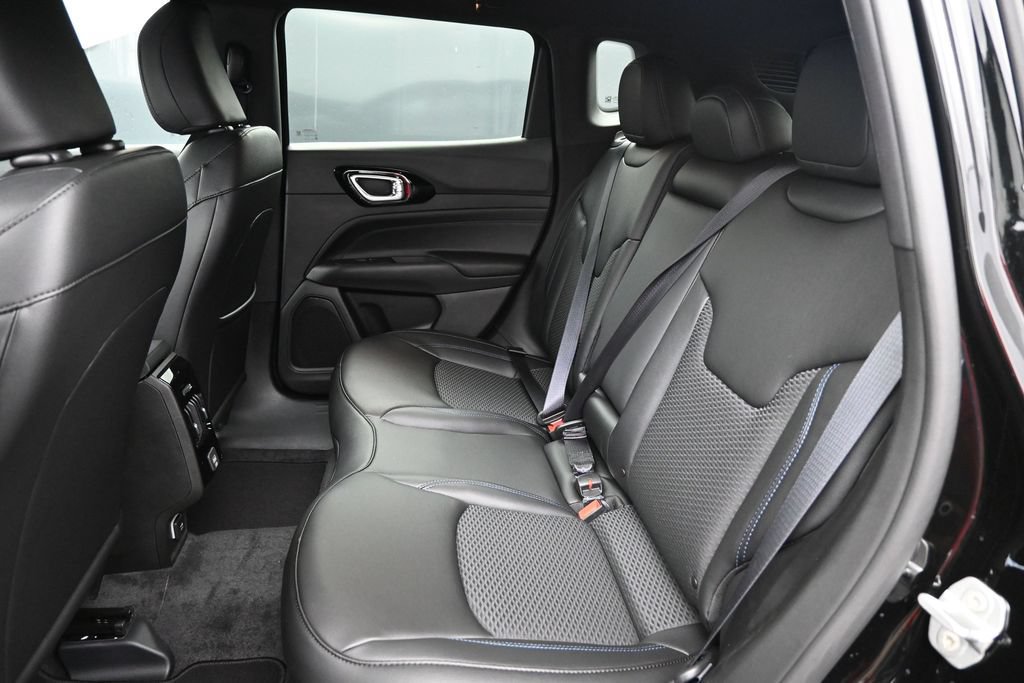 New 2026 Jeep Compass Latitude AWD/4WD image 19