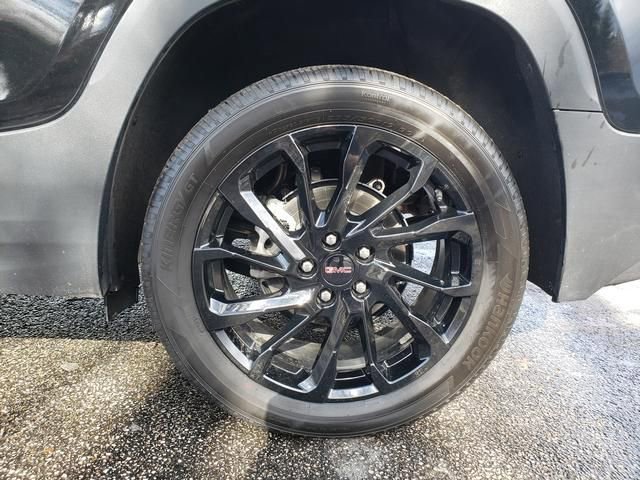 Used 2023 GMC Terrain SLE w/ Driver Convenience Package image 20