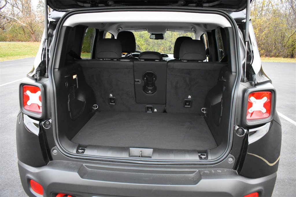 Used 2022 Jeep Renegade Trailhawk w/ Trailer Tow Group image 32