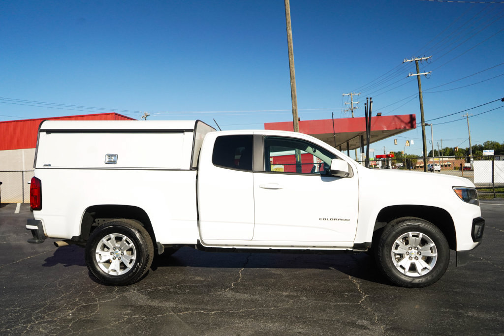 Used 2022 Chevrolet Colorado LT w/ Safety Package RWD image 2