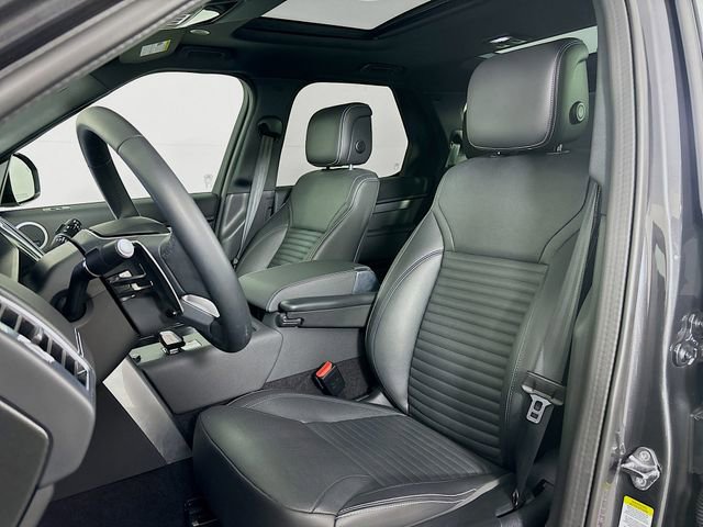 Used 2024 Land Rover Discovery Dynamic SE image 22
