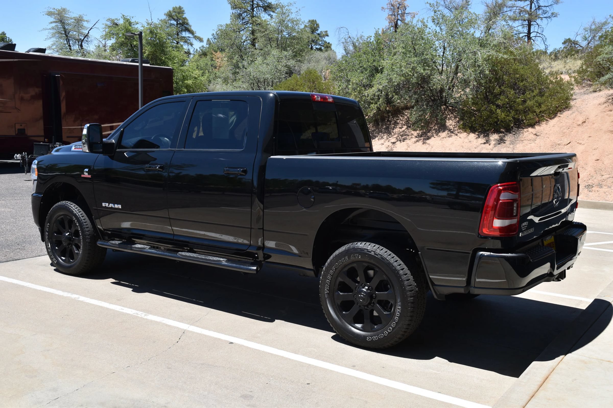 Used 2024 RAM 2500 Laramie AWD/4WD image 3