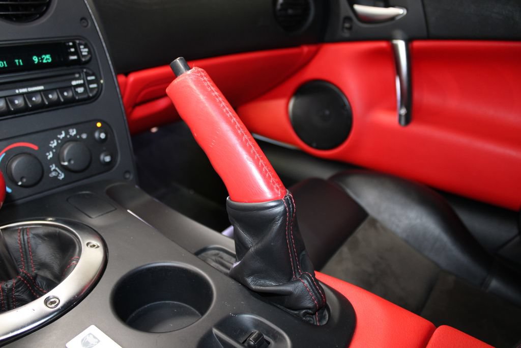 Used 2004 Dodge Viper SRT-10 RWD image 38