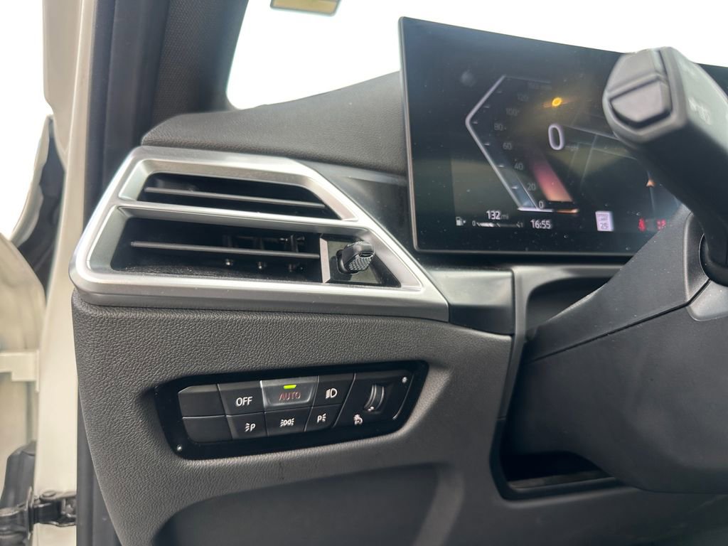 Used 2025 BMW 330i xDrive Sedan image 13