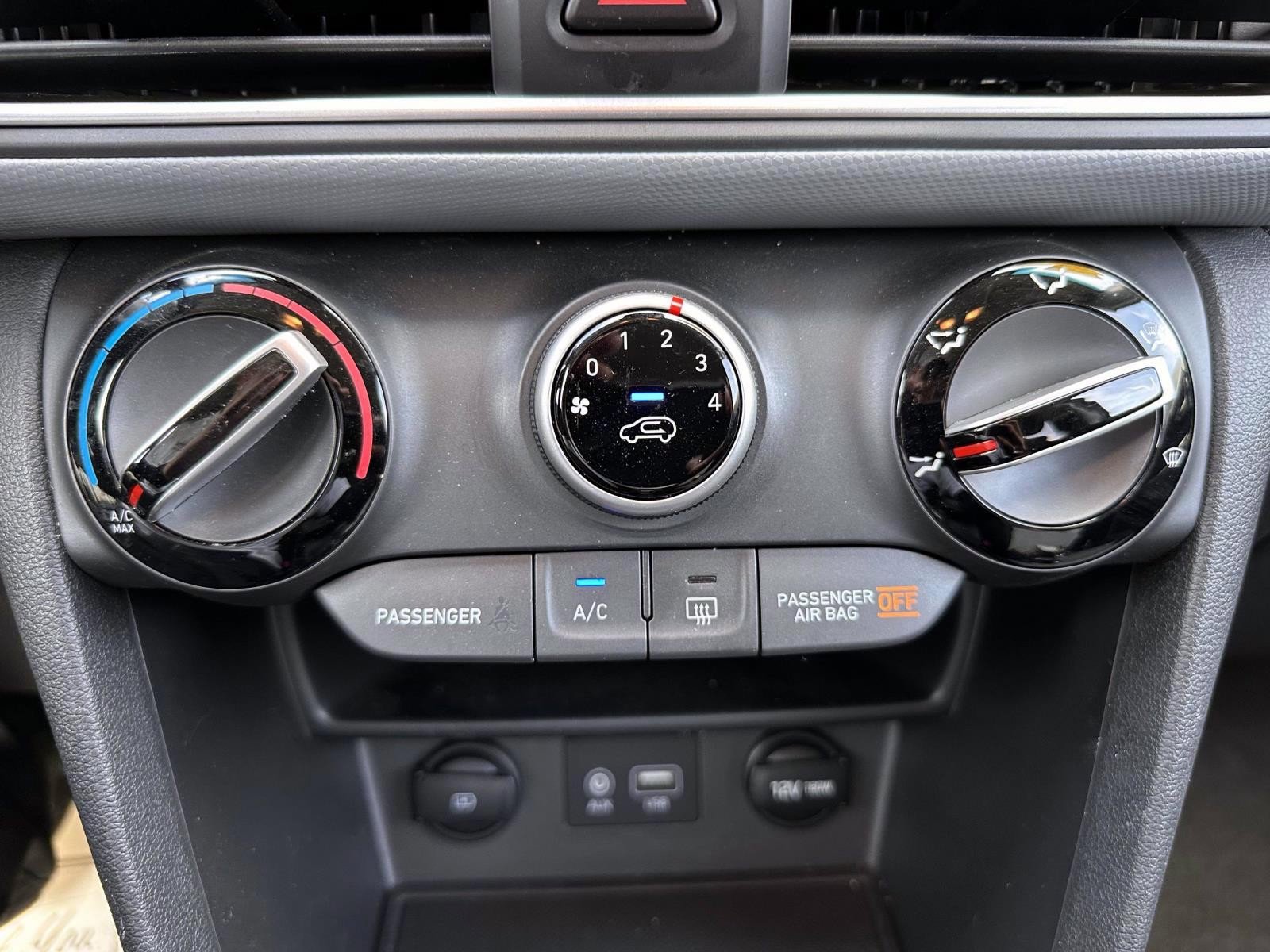 Used 2019 Hyundai Kona SEL AWD/4WD image 23