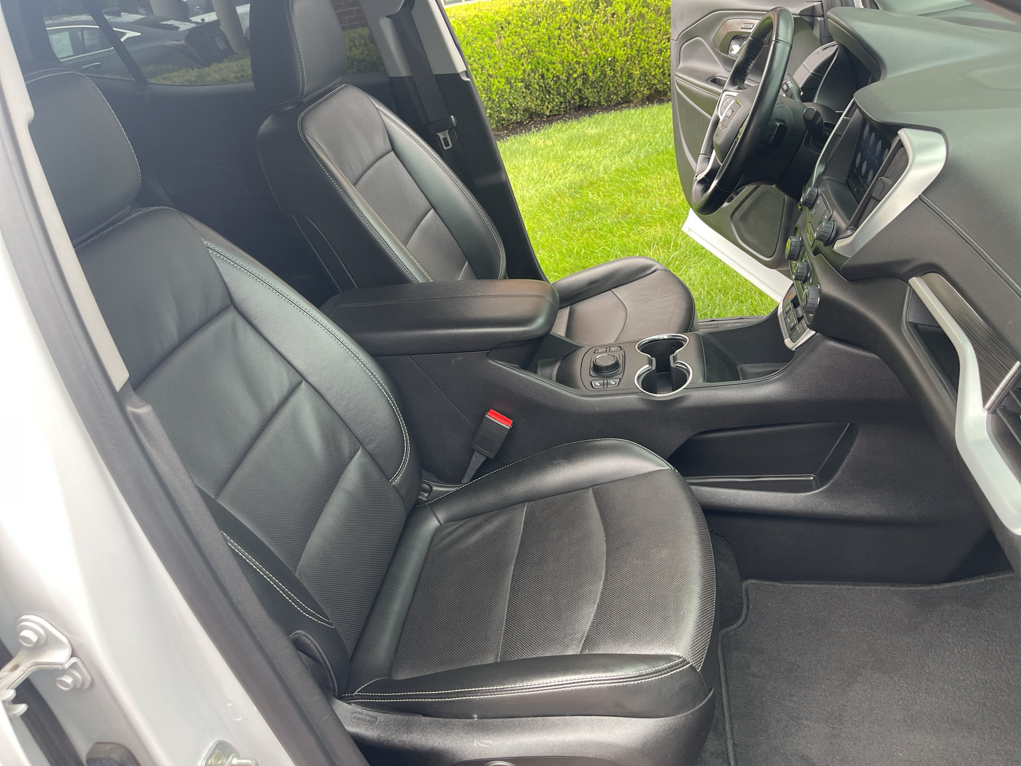 Used 2023 GMC Terrain SLT AWD/4WD image 27