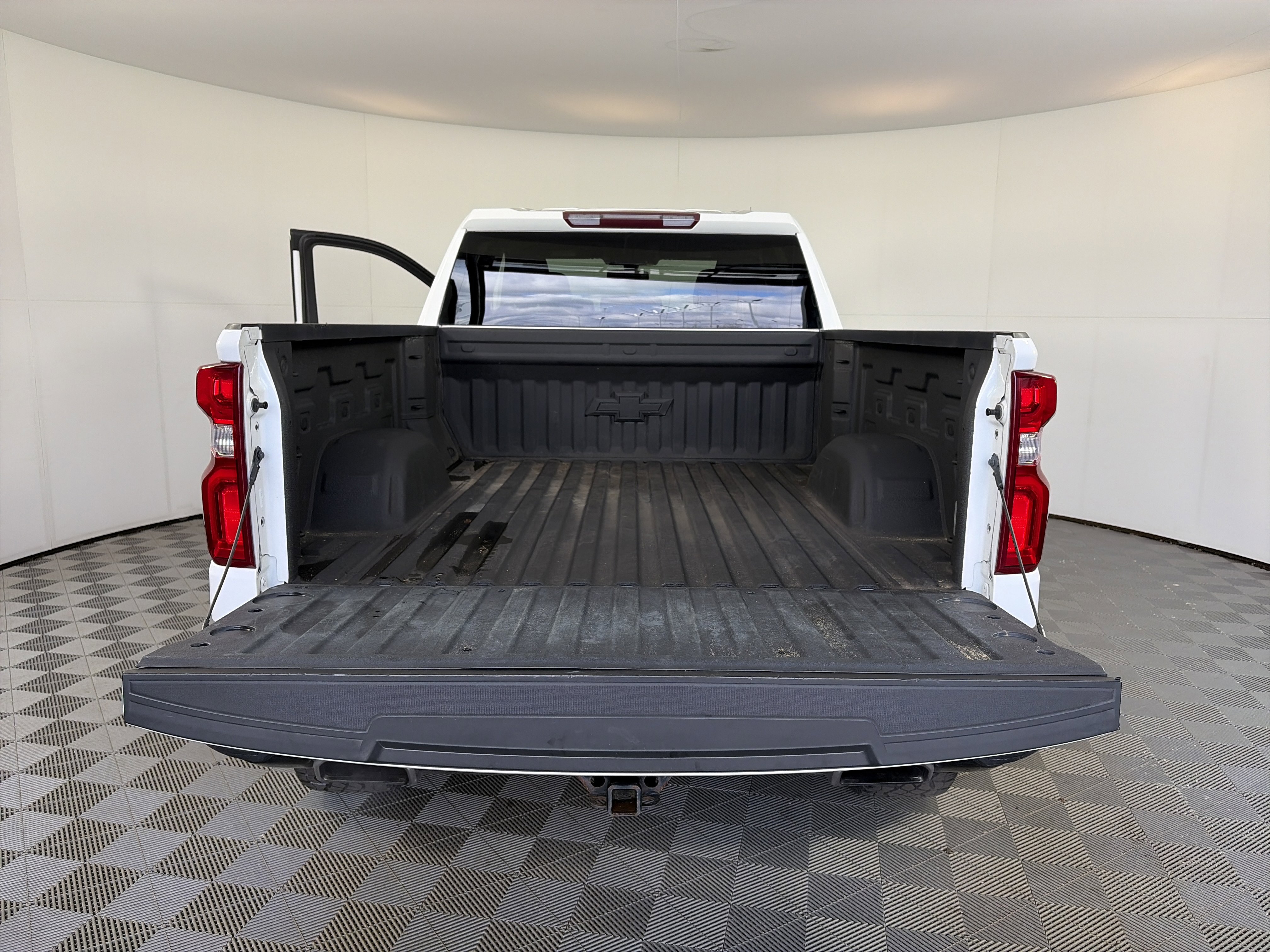Used 2019 Chevrolet Silverado 1500 Custom Trail Boss w/ Custom Convenience Package image 14