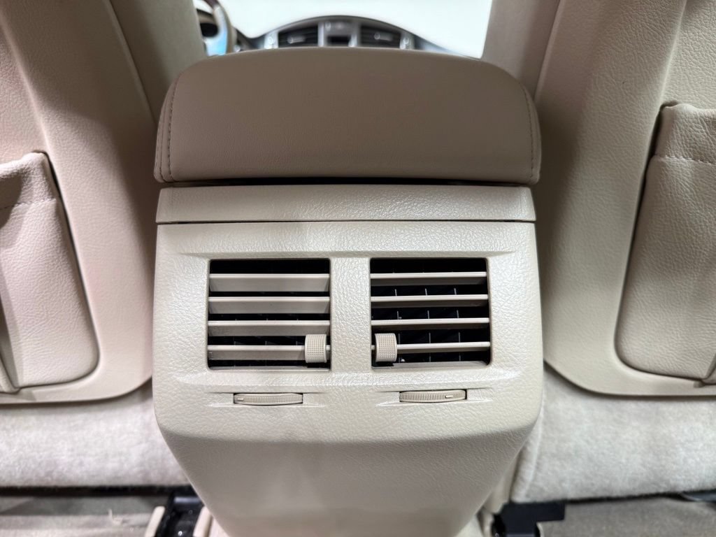 Used 2012 Toyota Avalon Limited FWD image 20