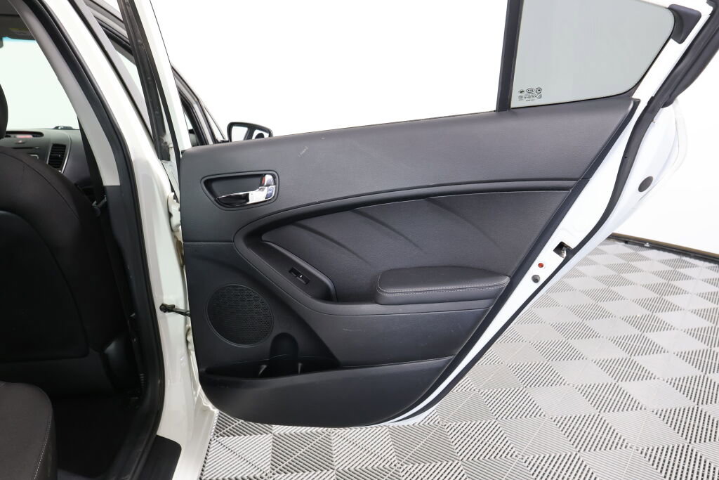 Used 2016 Kia Forte LX image 21