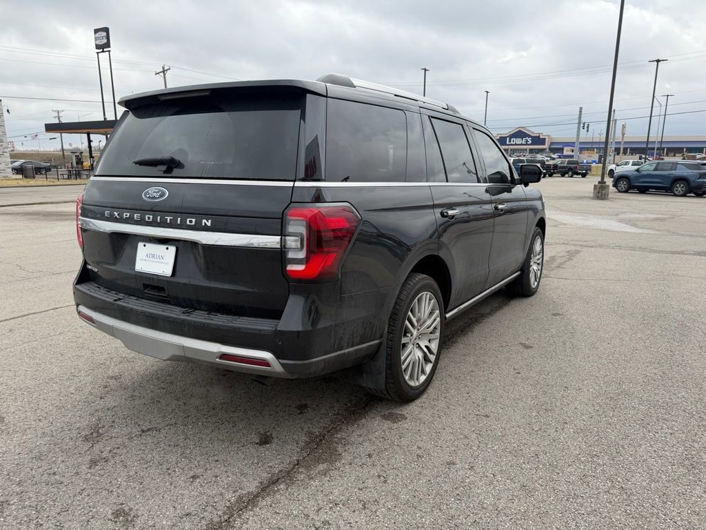 Used 2024 Ford Expedition Limited image 5