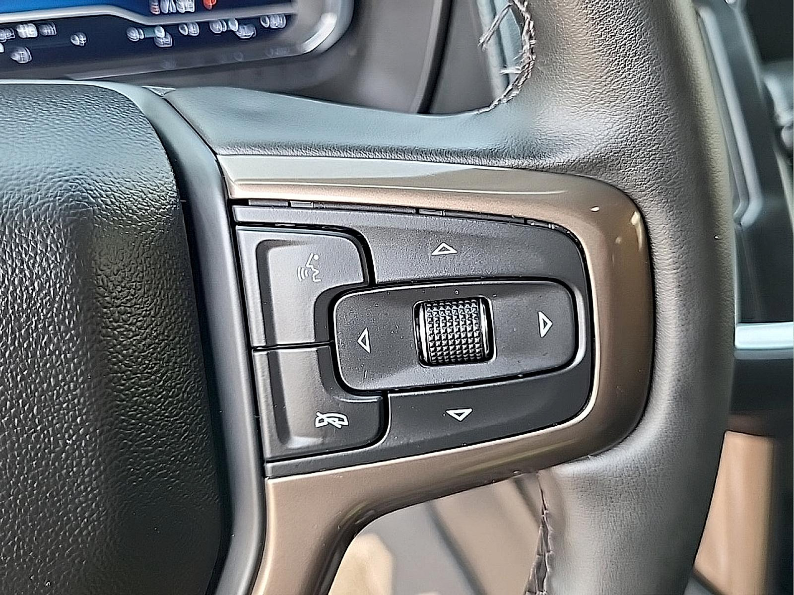 Used 2024 Chevrolet Suburban High Country AWD/4WD image 22