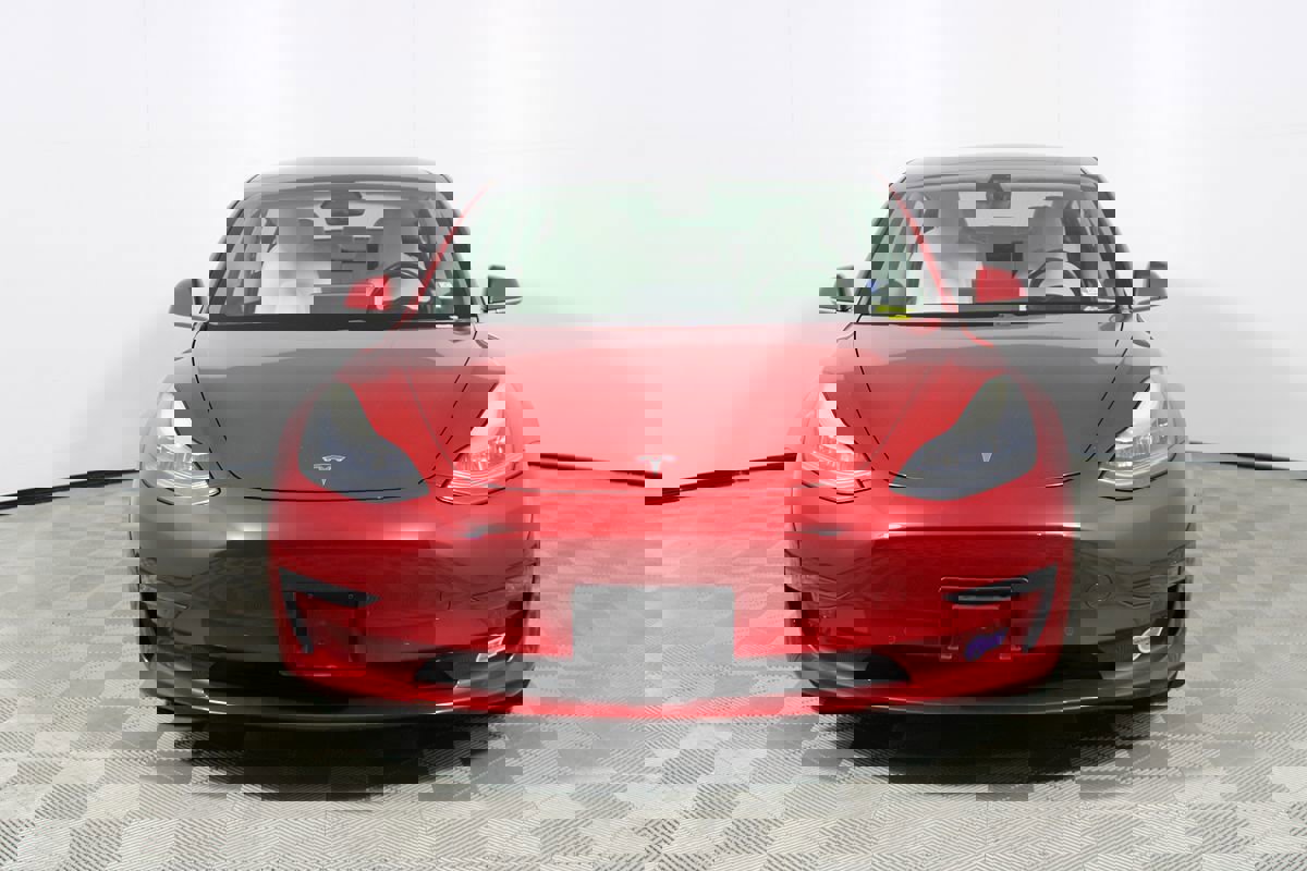 Used 2018 Tesla Model 3 Performance image 2