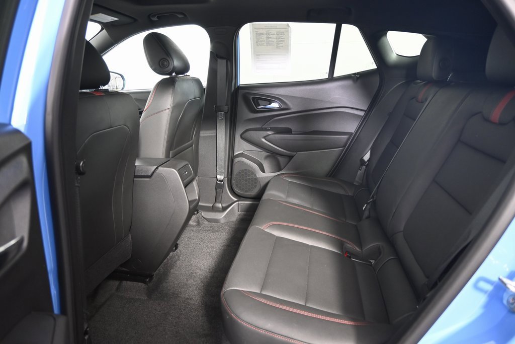 Used 2024 Chevrolet Trax RS w/ Sunroof Package image 17