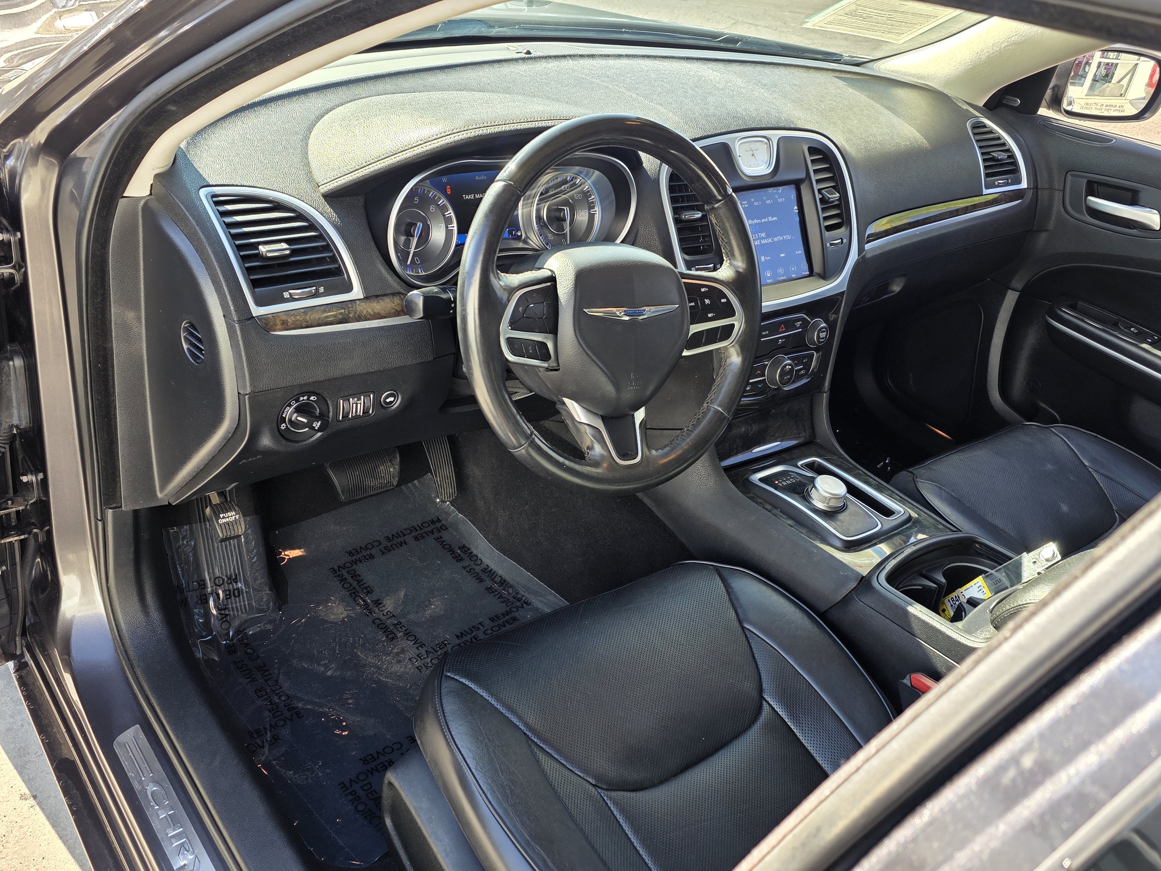 Used 2019 Chrysler 300 Limited RWD image 10