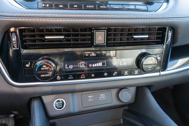 Used 2023 Nissan Rogue SL w/ SL Premium Package image 30