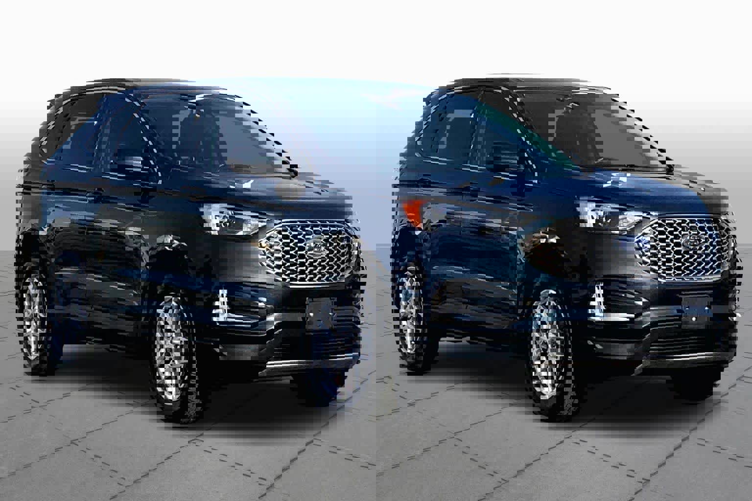 Used 2024 Ford Edge SEL w/ Convenience Package image 3