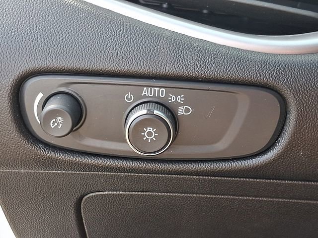 Used 2024 Chevrolet Malibu LT image 24