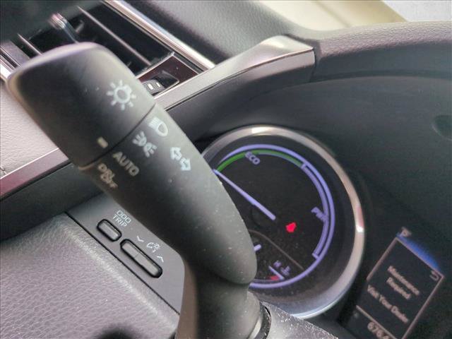 Used 2018 Toyota Camry SE FWD image 11