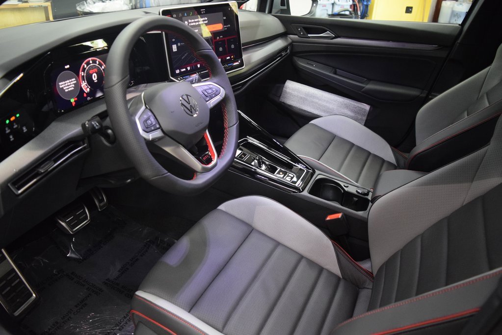 New 2025 Volkswagen GTI SE image 4