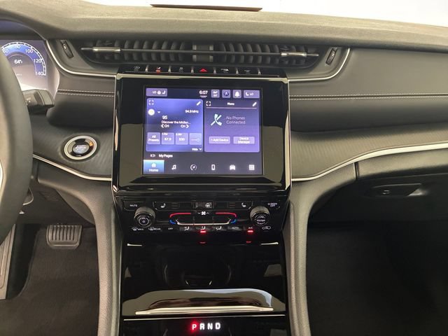 Used 2024 Jeep Grand Cherokee Altitude AWD/4WD image 26