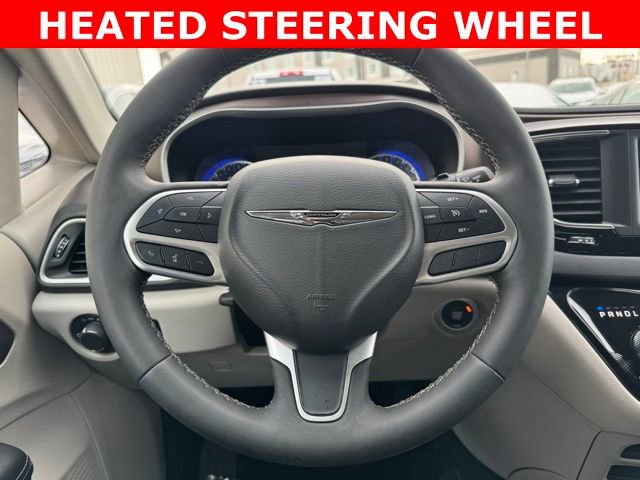 Used 2024 Chrysler Voyager LX image 24