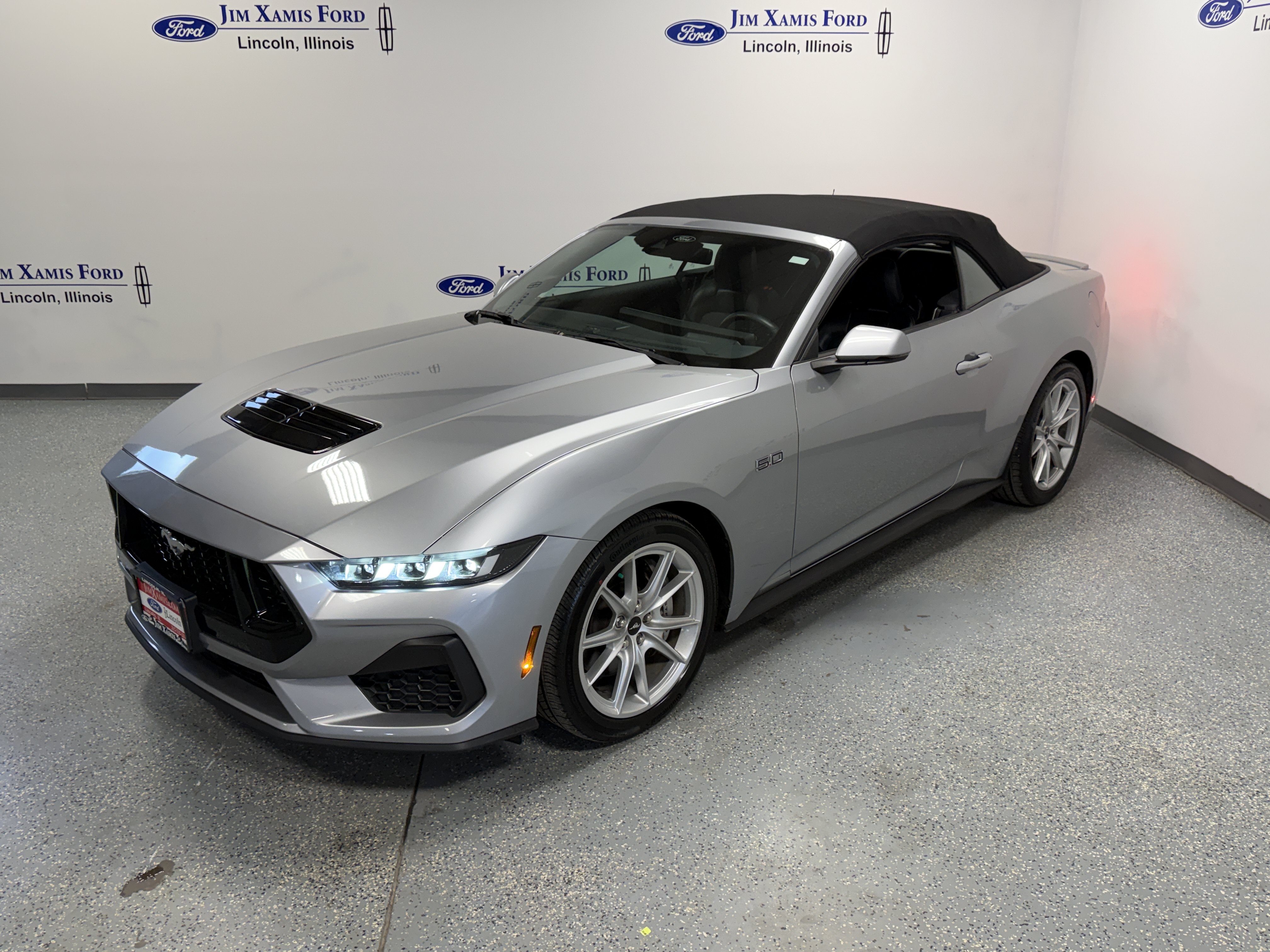 Used 2024 Ford Mustang GT Premium RWD image 3