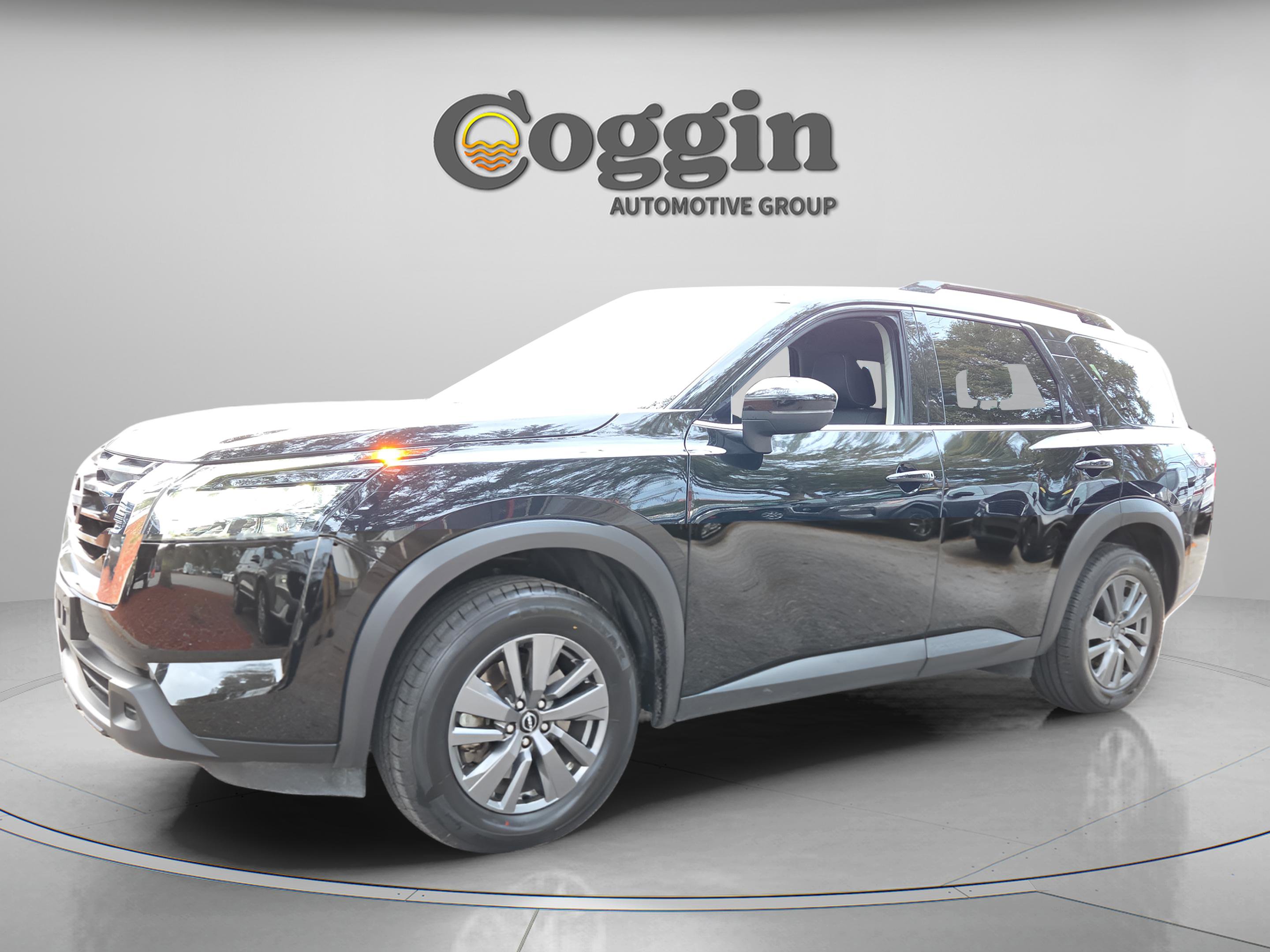 Used 2024 Nissan Pathfinder SV