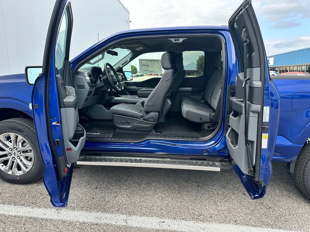 New 2026 Ford F150 XLT w/ XLT Chrome Appearance Package AWD/4WD image 15