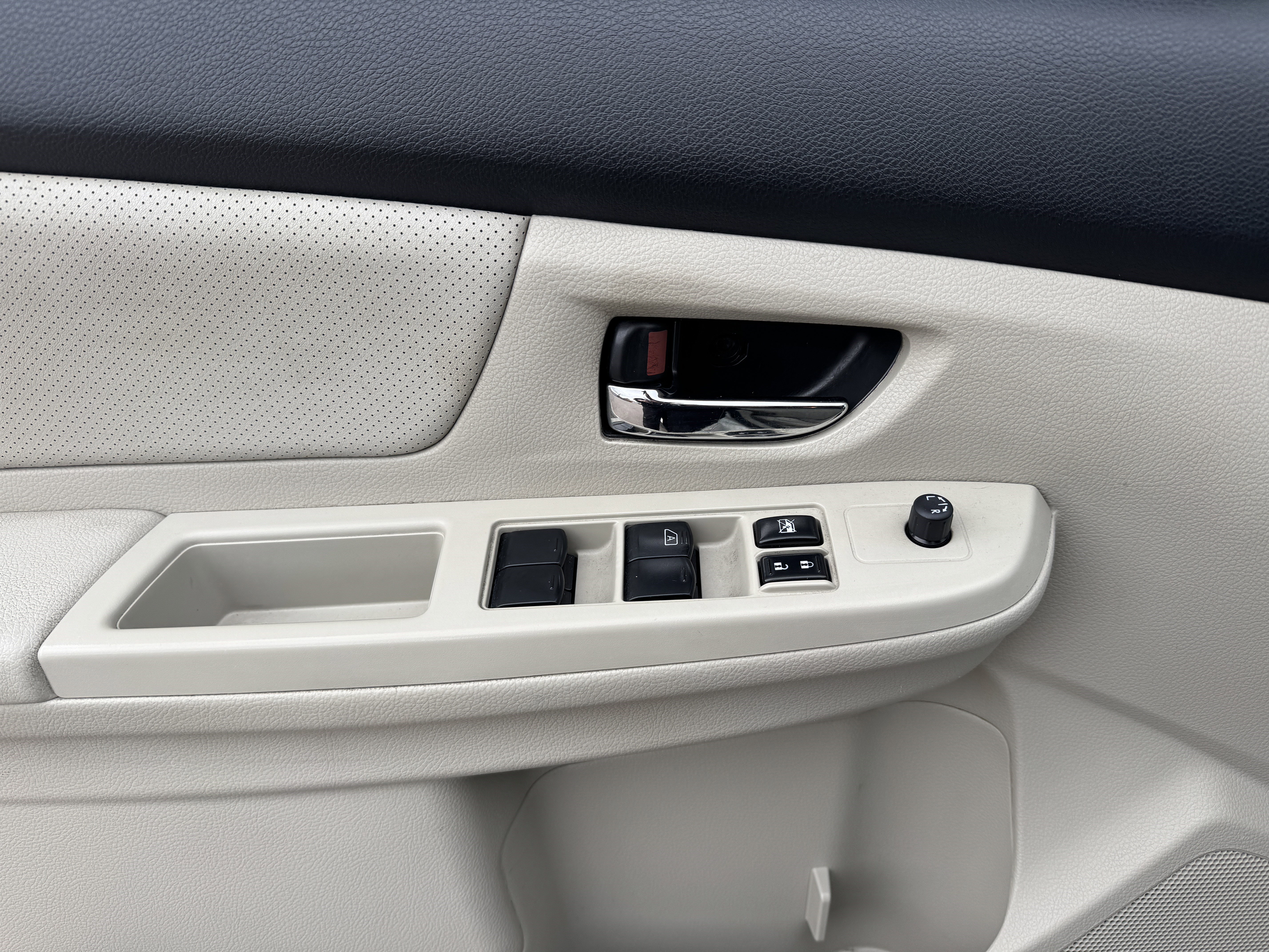 Used 2014 Subaru Crosstrek 2.0i Limited image 9