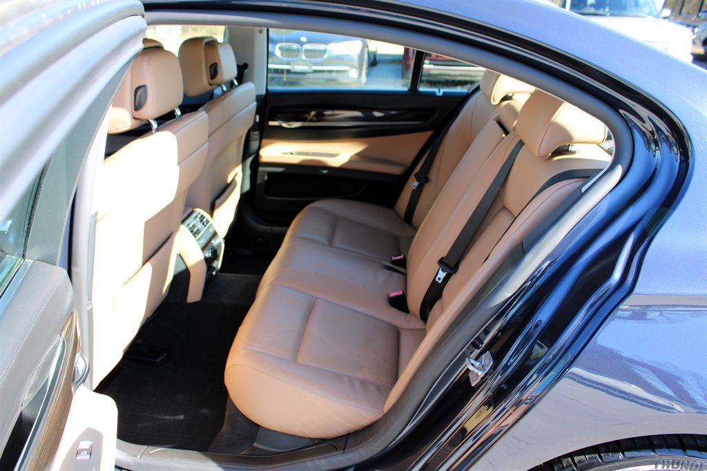 Used 2012 BMW 740i RWD image 18