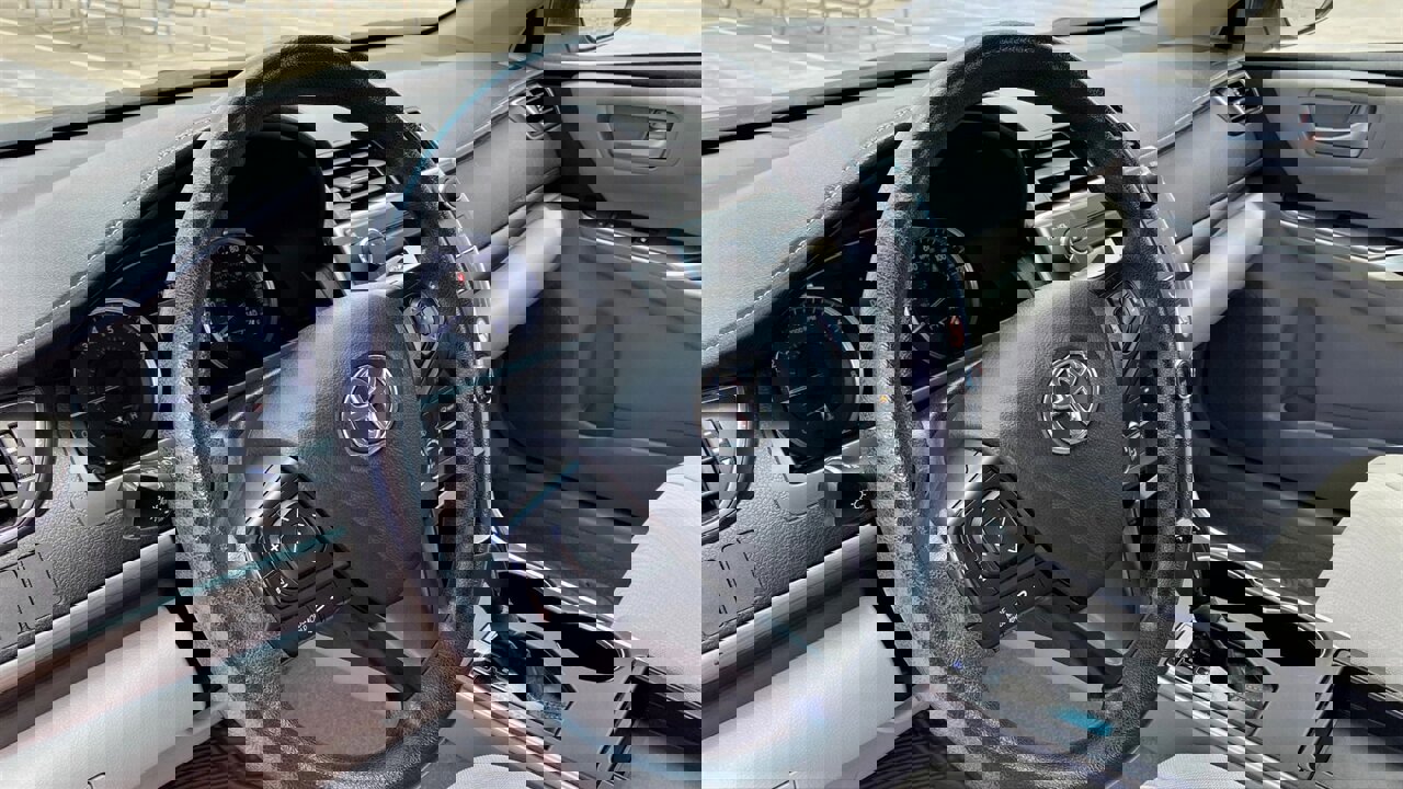 Used 2017 Toyota Camry LE image 10