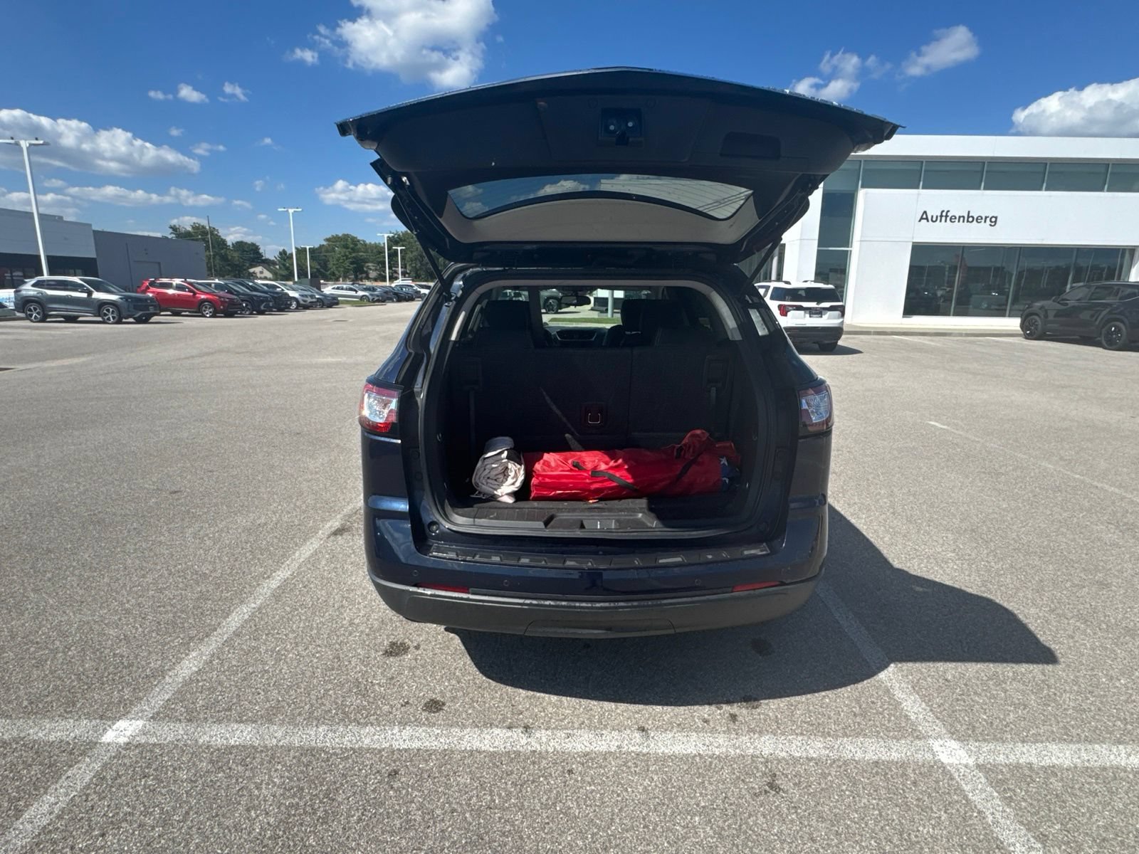 Used 2016 Chevrolet Traverse LT w/ Style and Technology Package FWD image 7