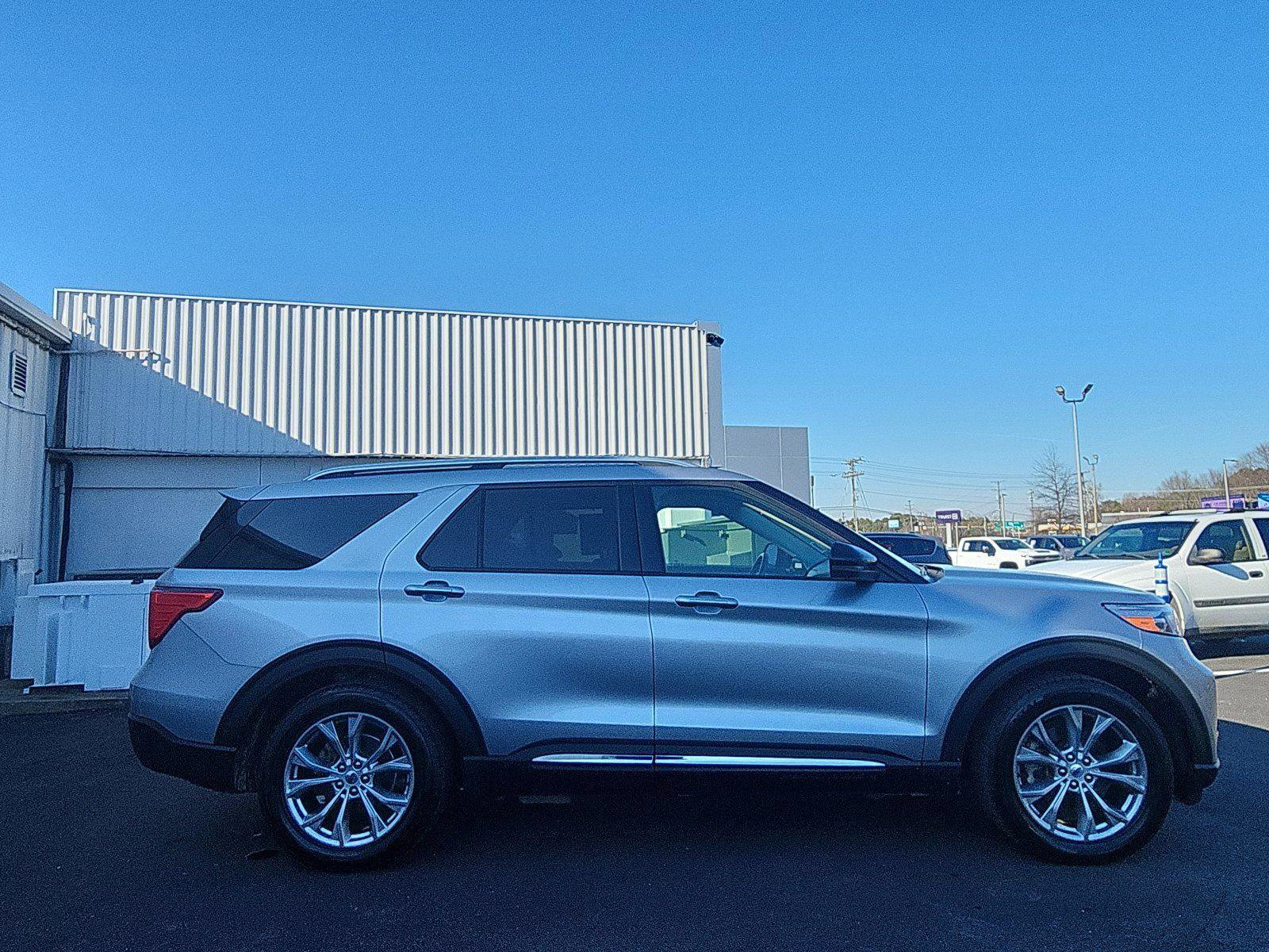 Used 2021 Ford Explorer Limited w/ Equipment Group 301A image 6