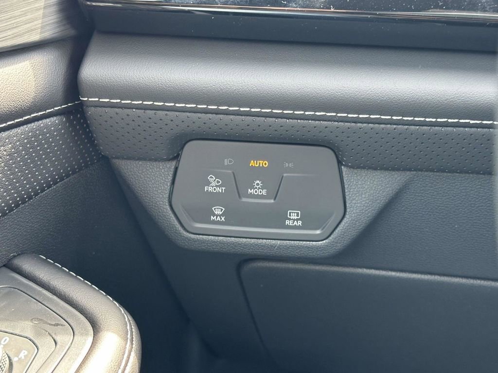 New 2026 Volkswagen Atlas Cross Sport SE image 25