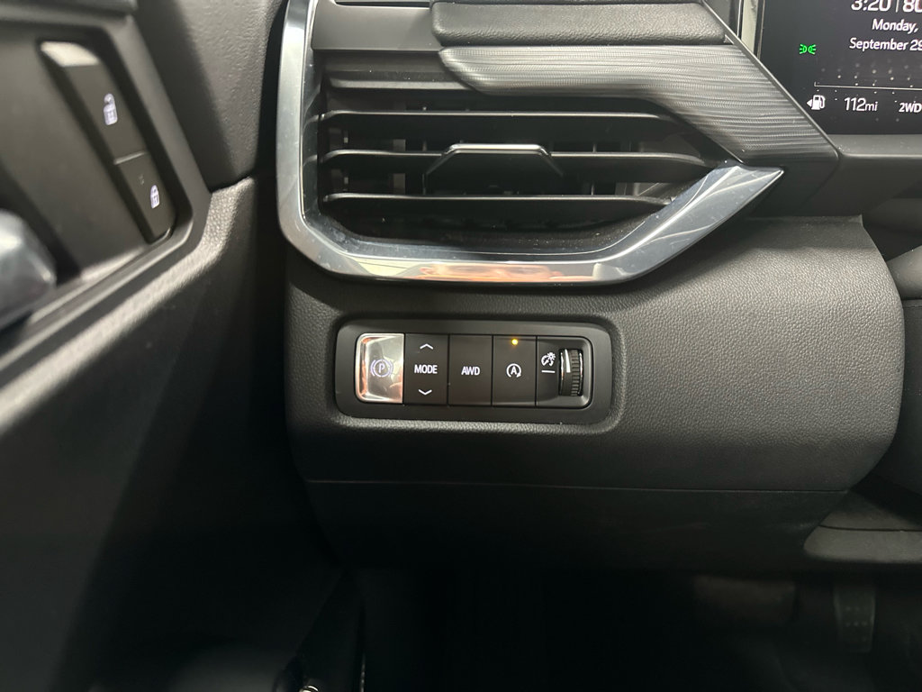 Used 2025 GMC Acadia Elevation image 35