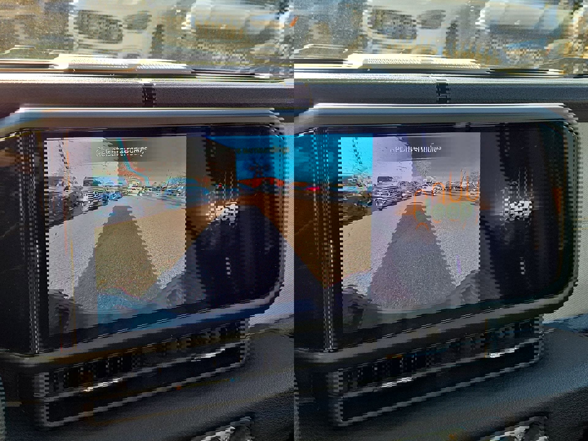 Used 2025 Jeep Gladiator Nighthawk image 18