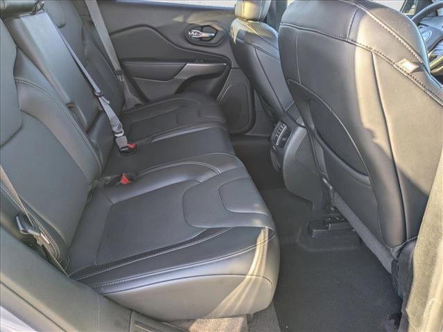 Used 2021 Jeep Cherokee Latitude Lux w/ Comfort/Convenience Group AWD/4WD image 19