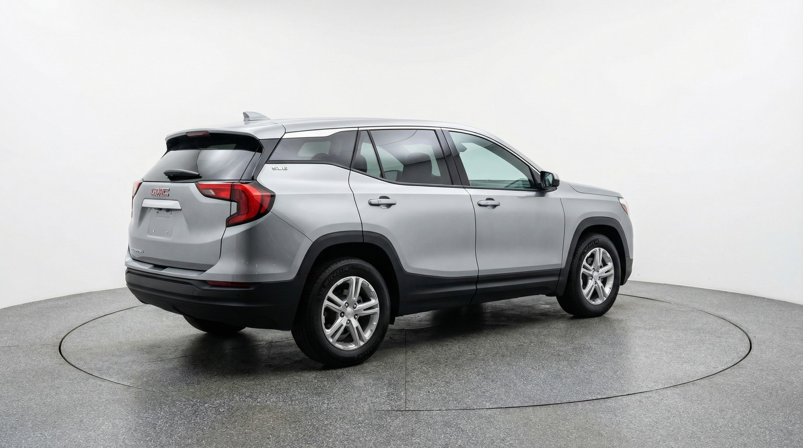 Used 2024 GMC Terrain SLE FWD image 9