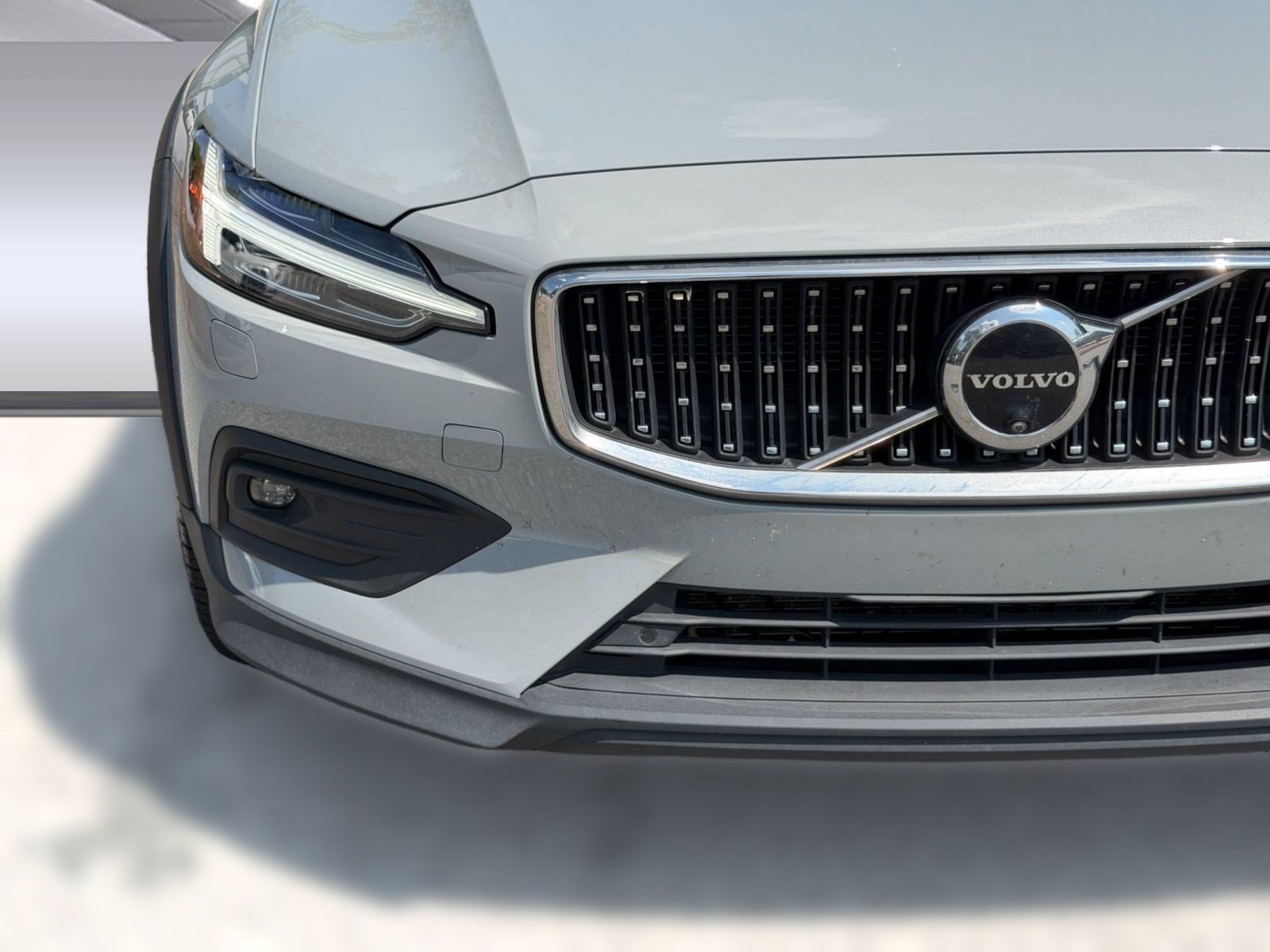 Used 2025 Volvo V60 B5 Cross Country Ultra AWD/4WD image 12