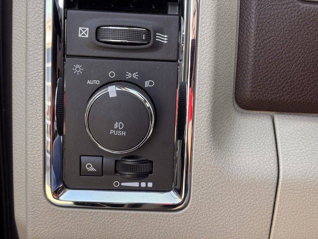 Used 2018 RAM 2500 Laramie w/ Convenience Group image 14