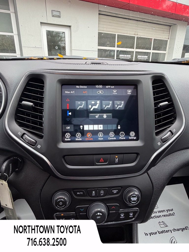 Used 2022 Jeep Cherokee Latitude w/ Sun & Sound Group AWD/4WD image 21
